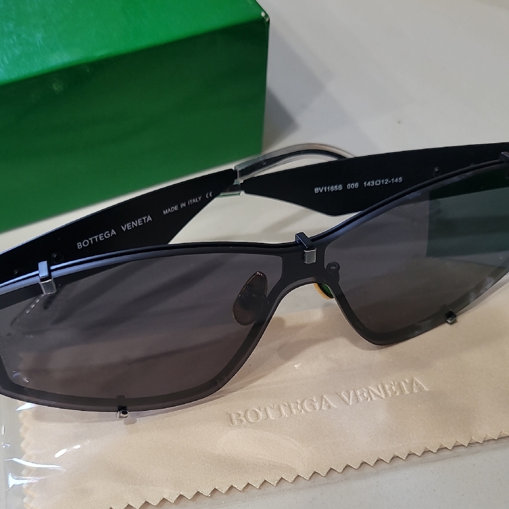 Bottega Veneta Dark Gray Sunglasses